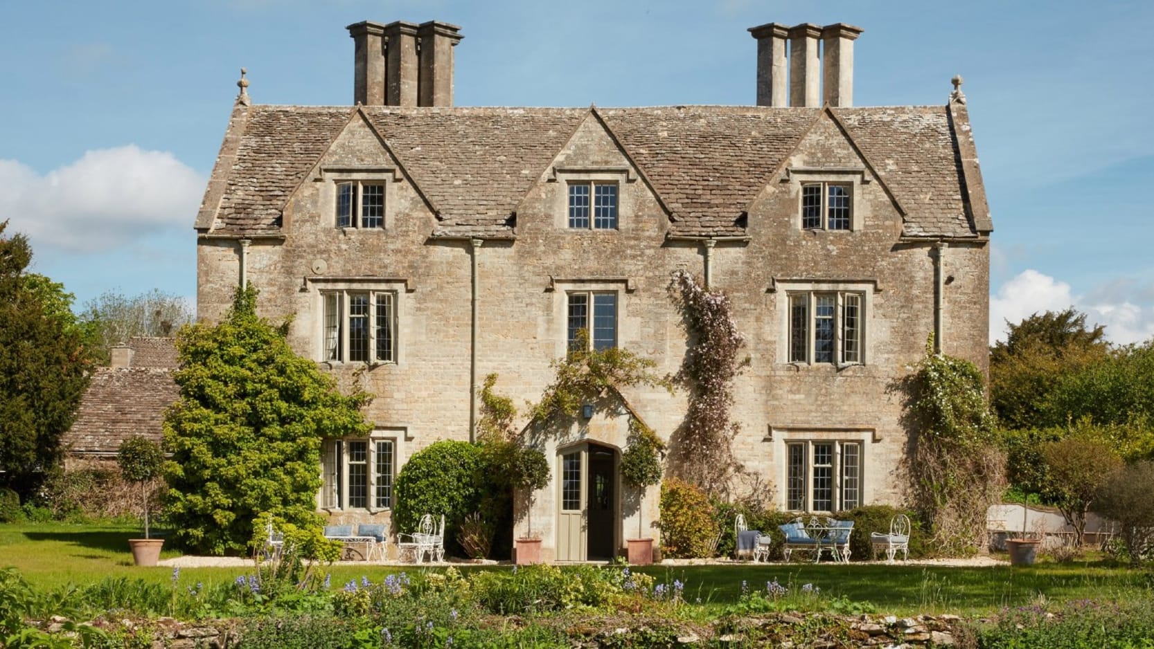  Luxury Cotswold Rentals in the UK